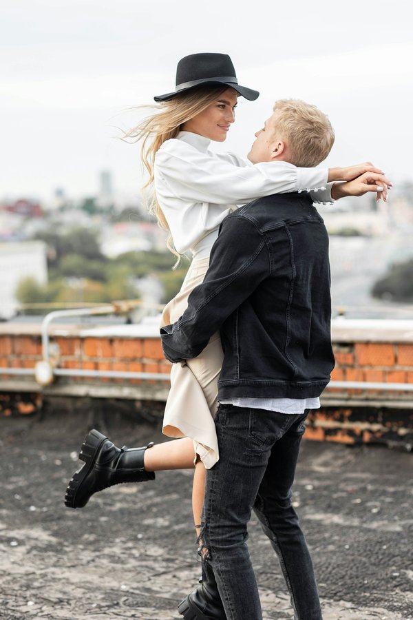 Jm date avis : test complet pour célibataires libertins 2024